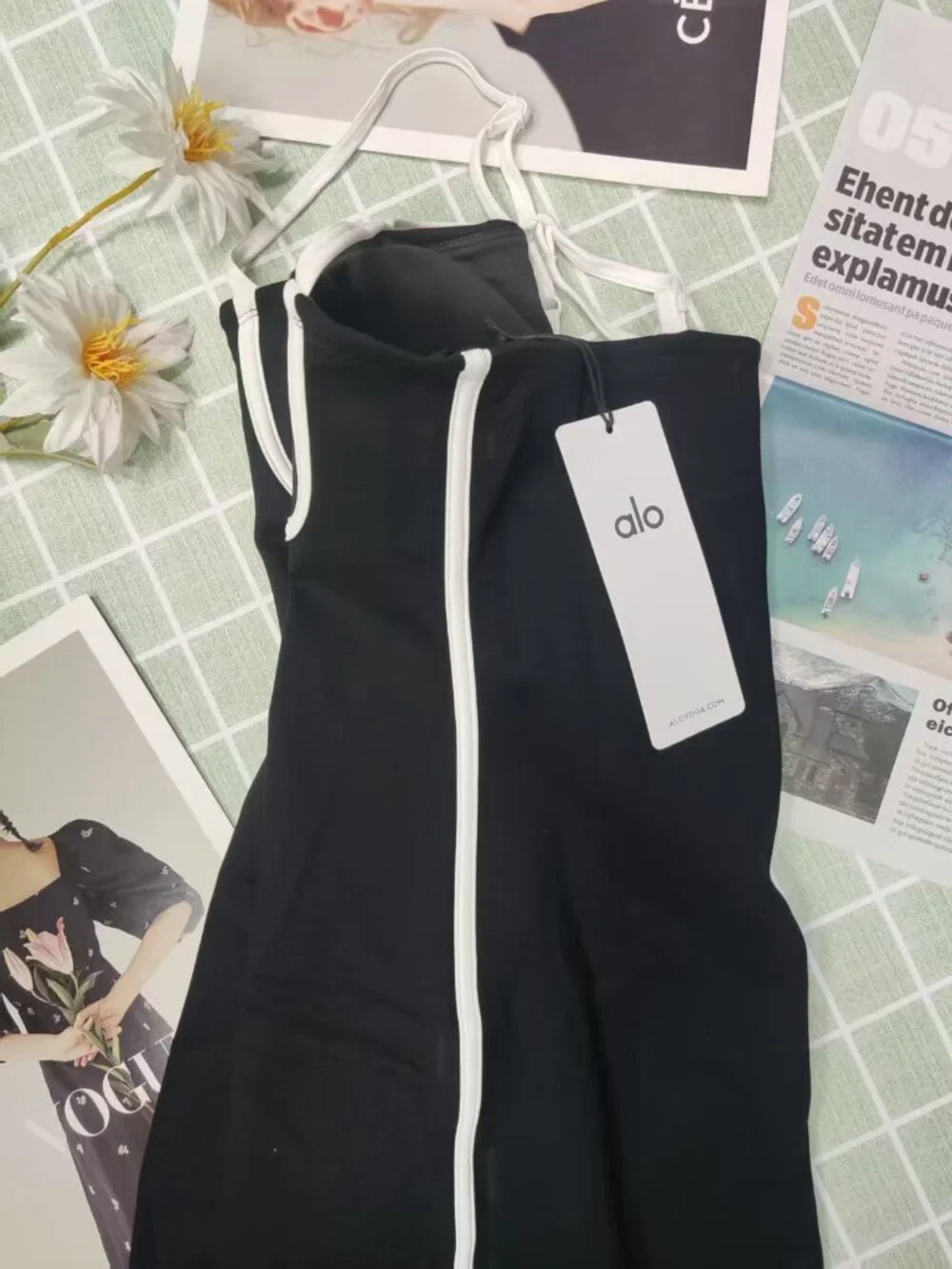 Alo Yoga Airbrush Streamlined Dress Black/White 🤍🖤 NWT Athletic - Sporty Chic